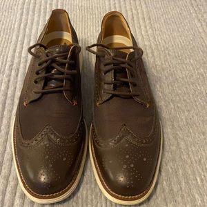 MENS COLE HAAN GRAND.OS BROWN SHOE. SIZE 10.